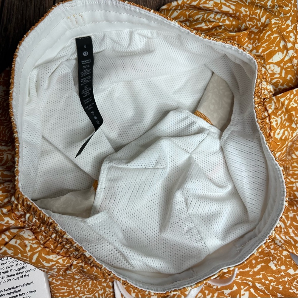 Lululemon Pool Short 7” NWT Size Small (Crunch Max Lemon Sorbet Autumn Orange) - Picture 9 of 14